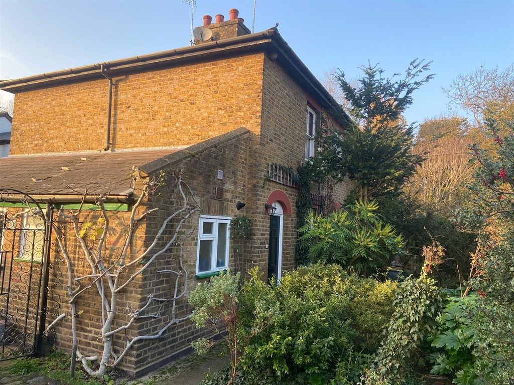 2 bed semidetached house for sale in Church Lane, Uxbridge UB8 Zoopla