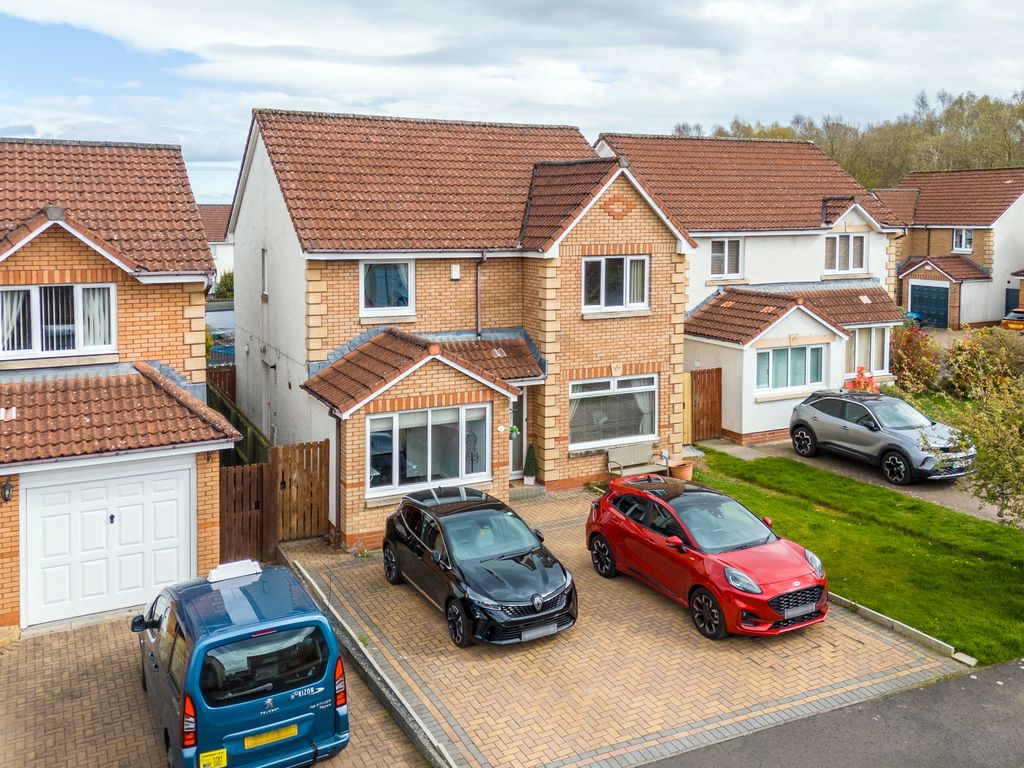 5 bed detached house for sale in 37 Clattowoods Drive, Dundee DD3, £