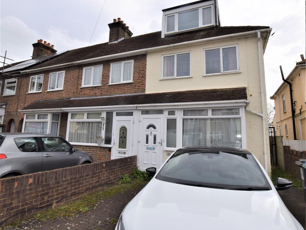 3 bed semidetached house to rent in Kelmscott Close, Watford WD18 Zoopla