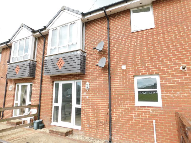 2 bed property to rent in High Street, Abertridwr, Caerphilly CF83, £