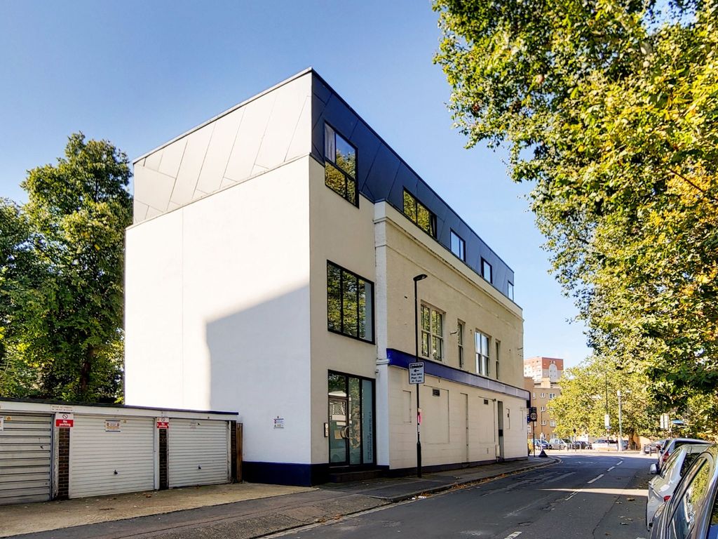 1 bed flat to rent in Globe Apartments, Evelyn Street, Deptford, London