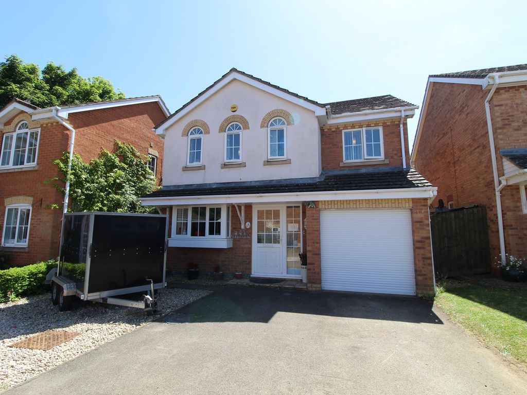 4 bed detached house for sale in Roman Way, Daventry NN11 Zoopla