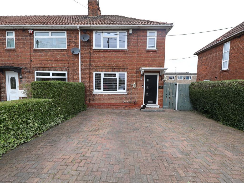3 bed end terrace house for sale in James Reckitt Avenue, Hull HU8, £