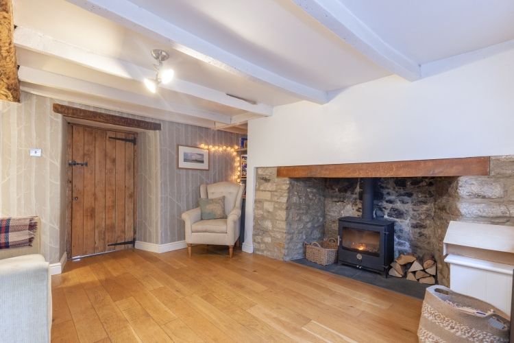 2 bed cottage to rent in Church Street, Bladon, Woodstock OX20, £1,250 pcm Zoopla