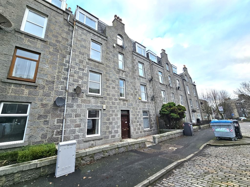 2 bed flat to rent in Summerfield Terrace, City Centre, Aberdeen AB24