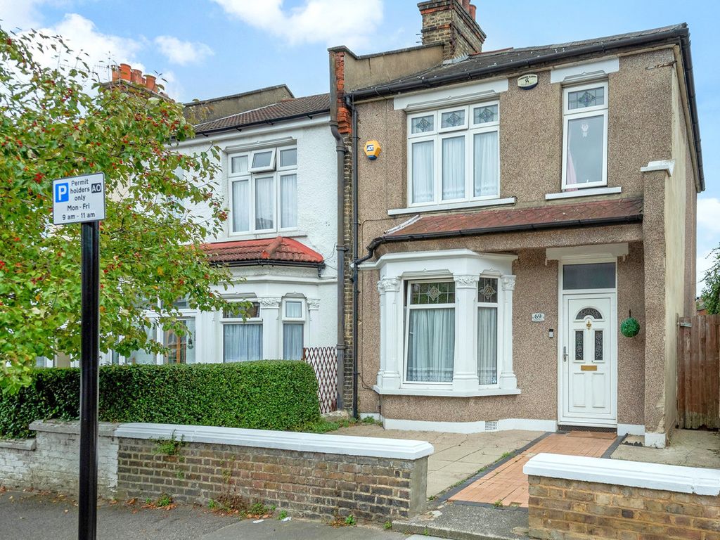 3 bed end terrace house for sale in Smithies Road, Abbey Wood SE2, £