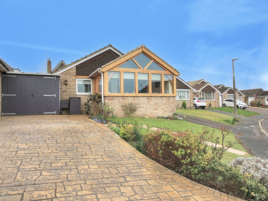 2 bed bungalow for sale in Islay Crescent, Swindon SN6 Zoopla