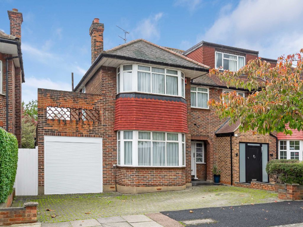 4 bed semidetached house for sale in Talbot Crescent, London NW4, £