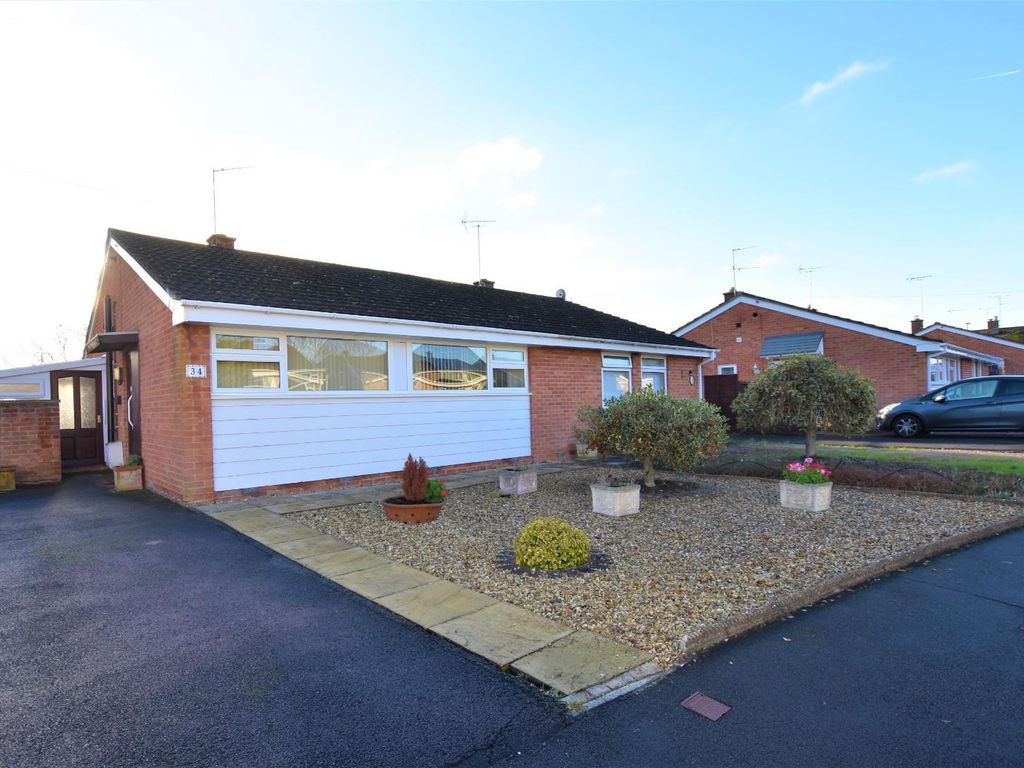 2 bed semidetached bungalow for sale in Kingscote Road East