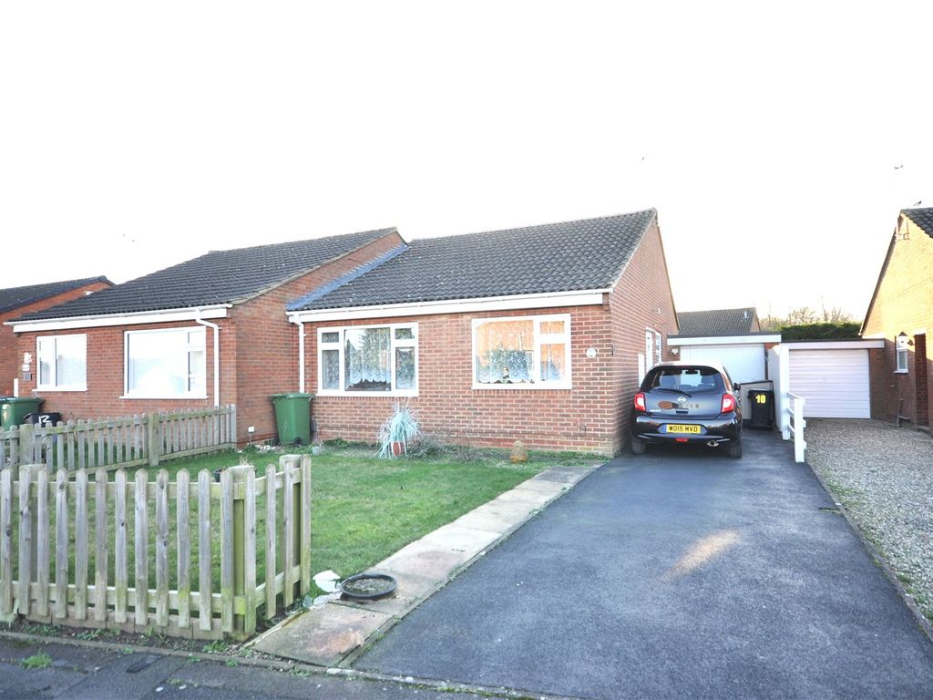 2 bed bungalow for sale in White Castle, Toothill, Swindon, Wiltshire