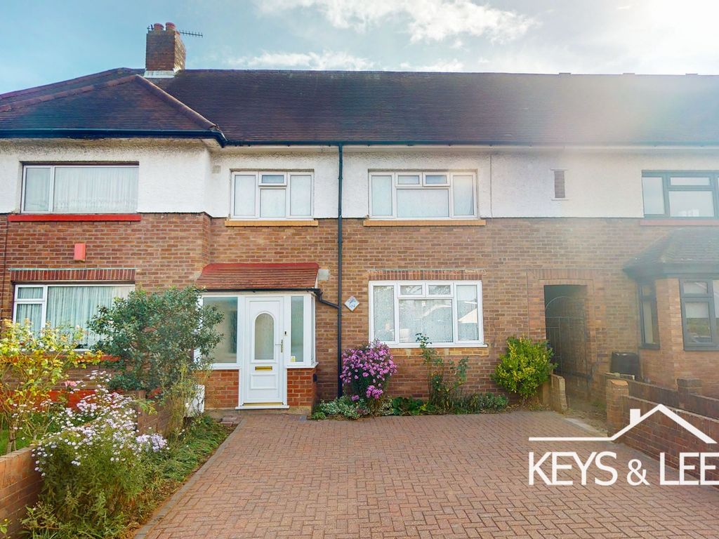 3 bed terraced house for sale in Chase Cross Road, Collier Row, Romford