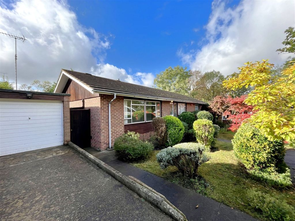 3 bed bungalow for sale in Curzon Place, Pinner HA5, £710,000 Zoopla