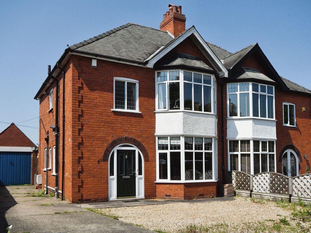 3 bed semidetached house for sale in Yarborough Crescent, Lincoln
