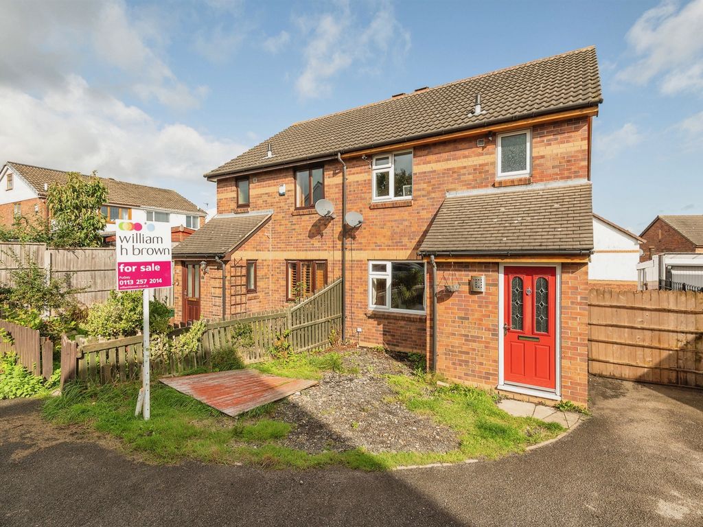3 bed semidetached house for sale in Marlowe Close, Pudsey LS28, £