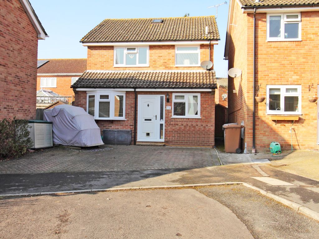 3 bed detached house for sale in Mayfield Close, Shipton Bellinger SP9