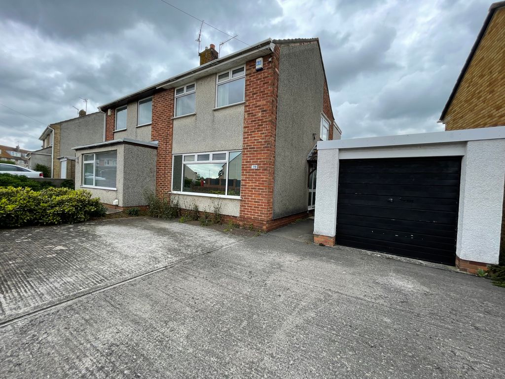 3 bed property to rent in Westcourt Drive, Oldland Common, Bristol BS30