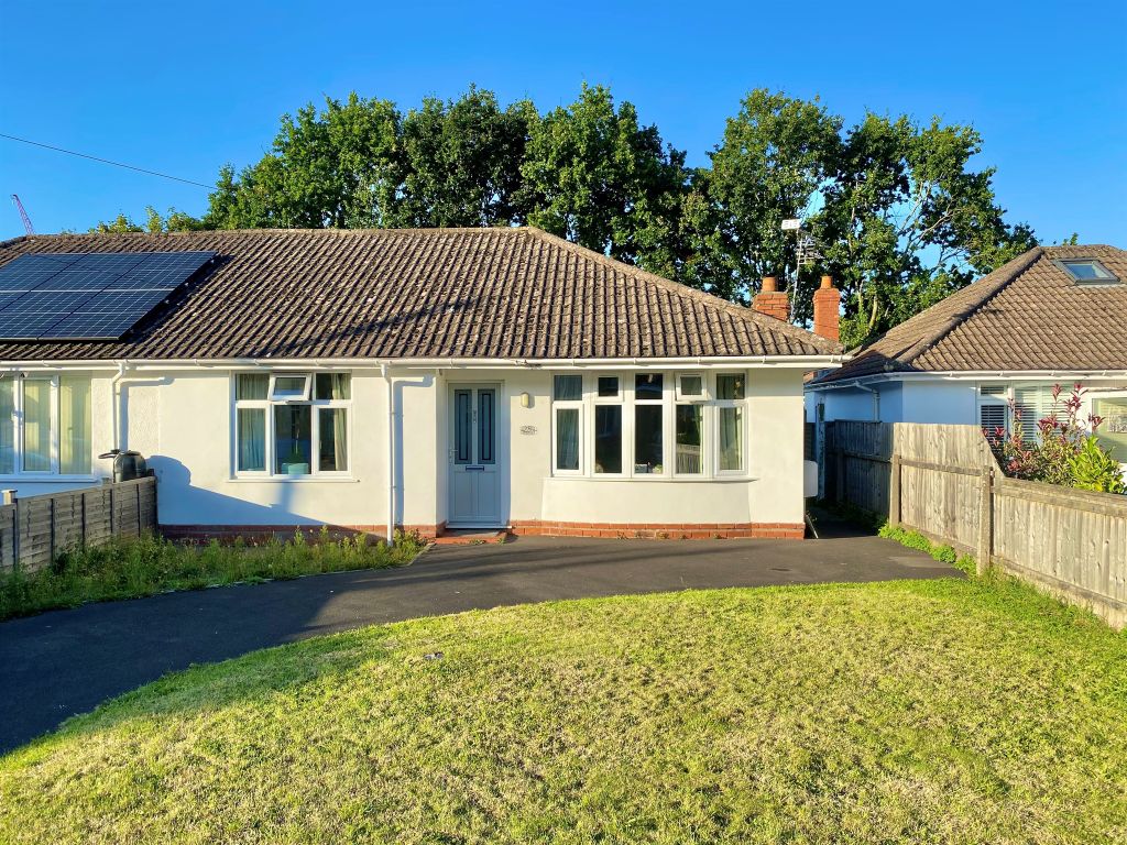 2 bed semidetached bungalow for sale in Hoveland Lane, Taunton TA1, £