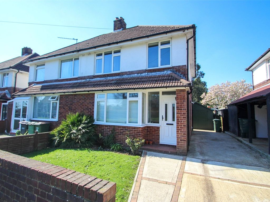 3 bed semidetached house for sale in Coach Road, Hamble, Southampton