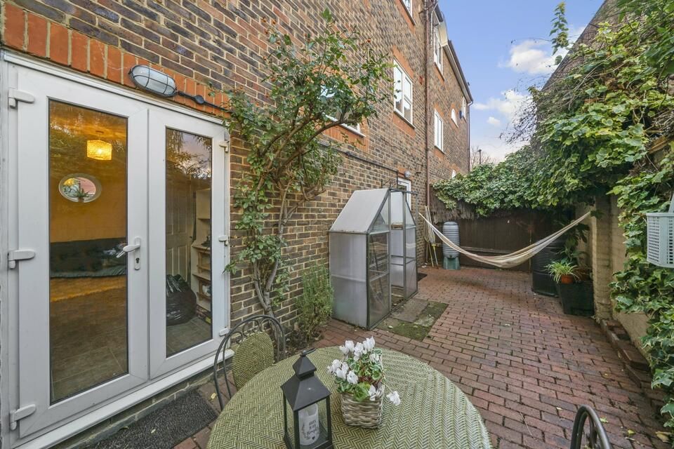 4 bed terraced house for sale in Queens Terrace, Cephas Street, London