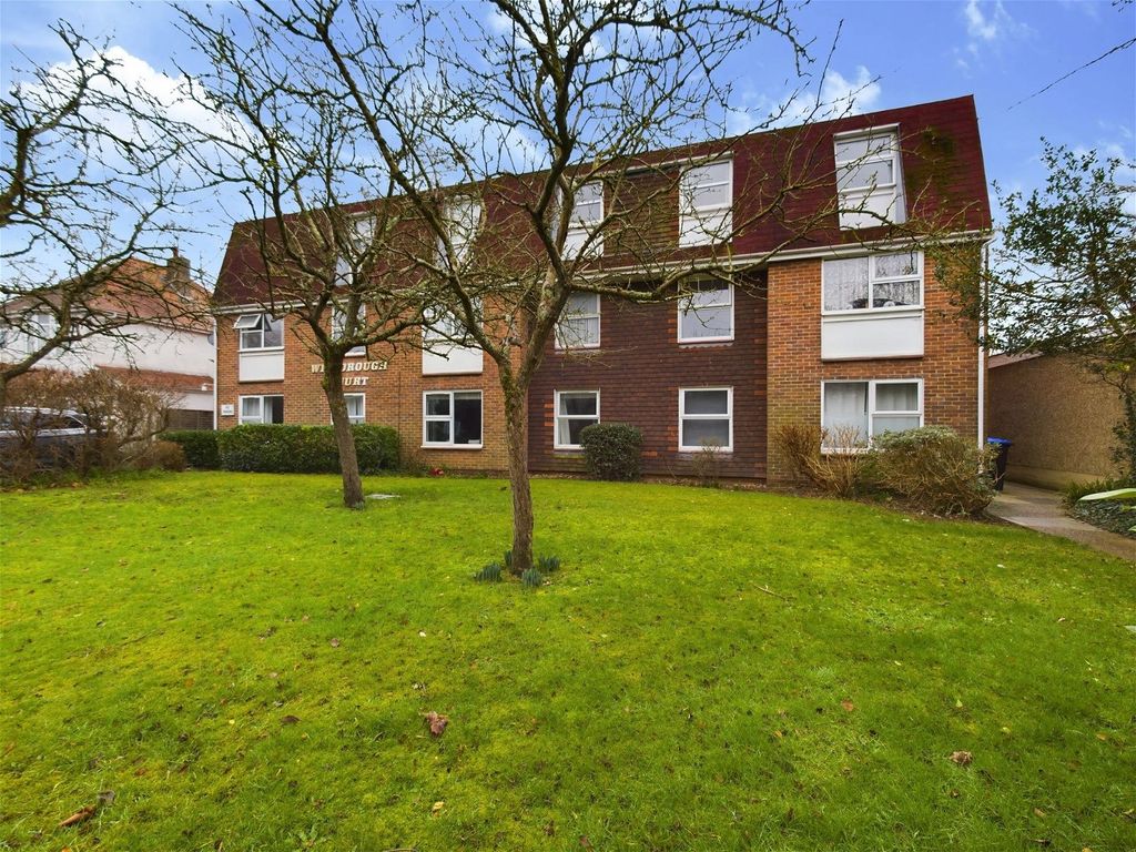 3 bed flat for sale in Wisborough Court, Littlehampton Road, Worthing
