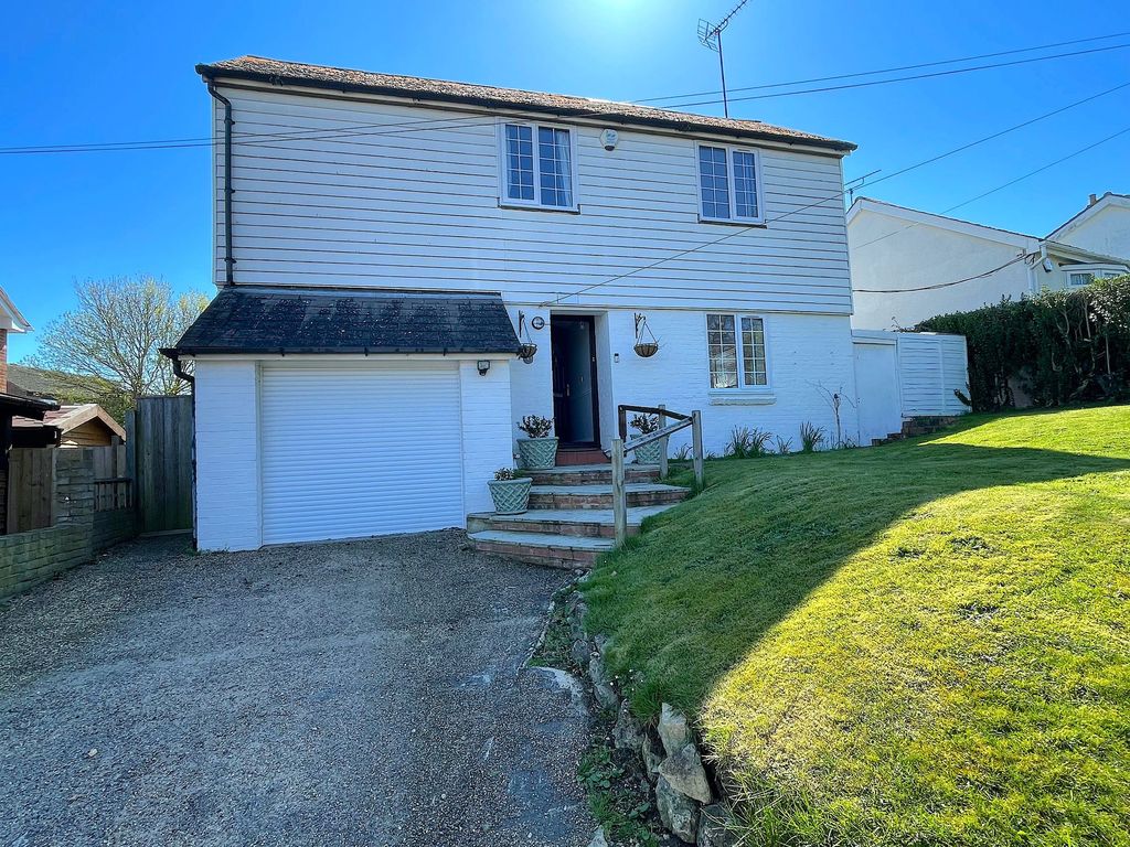 3 bed detached house for sale in Ham Road, Faversham ME13, £425,000