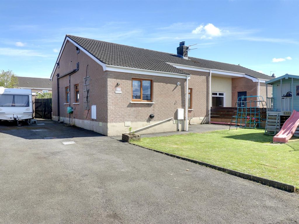 5 bed semidetached bungalow for sale in Stratheden Heights, Newtownards BT23, £185,000 Zoopla