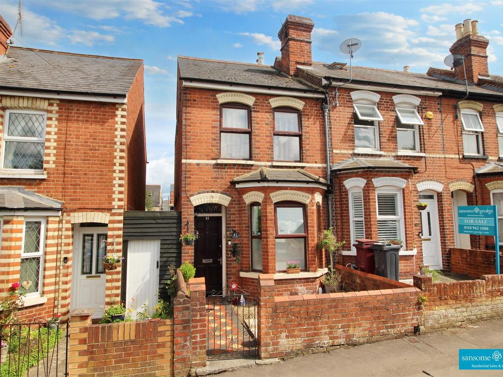 3 bed end terrace house for sale in Grovelands Road, Reading RG30, £