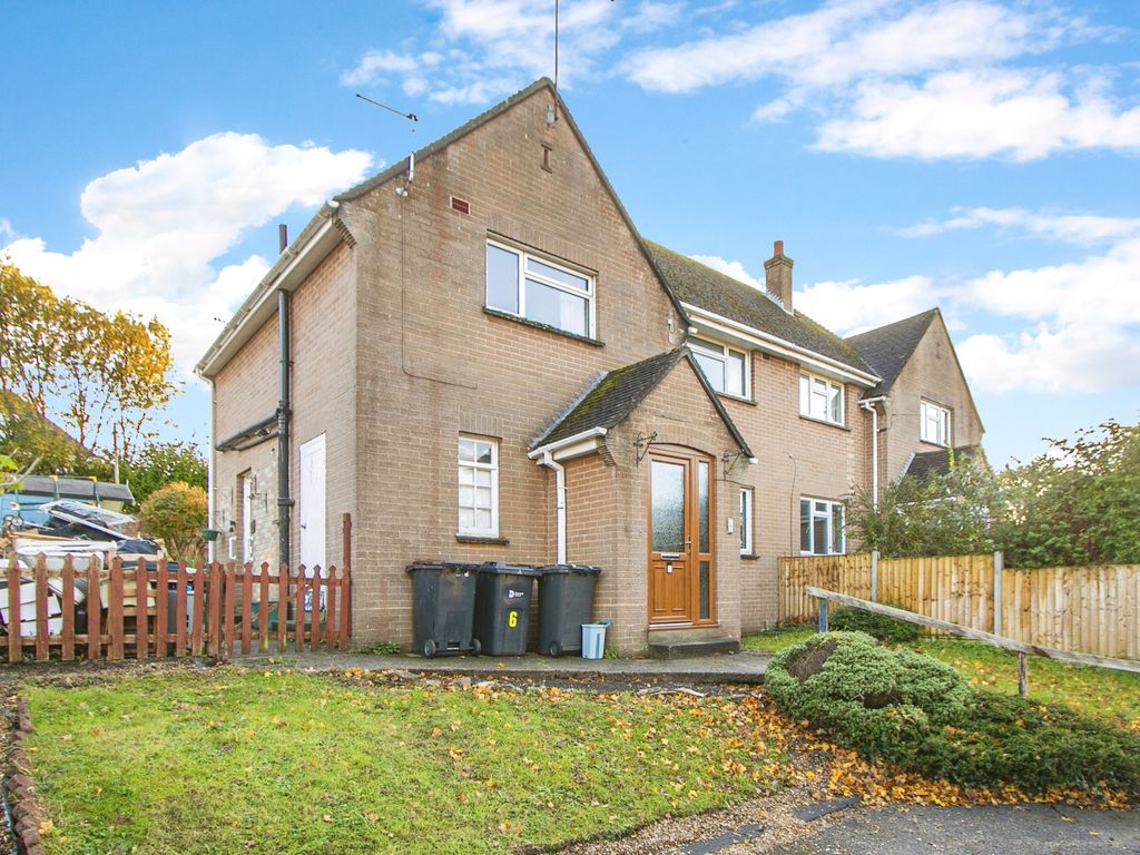 3 bed semidetached house for sale in Palmerston Close, Poole BH16, £