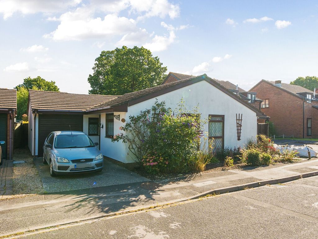 3 bed detached bungalow for sale in Woodlands Avenue, Emsworth PO10, £