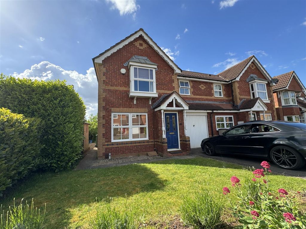 3 bed semidetached house to rent in Wadham Grove, Emersons Green