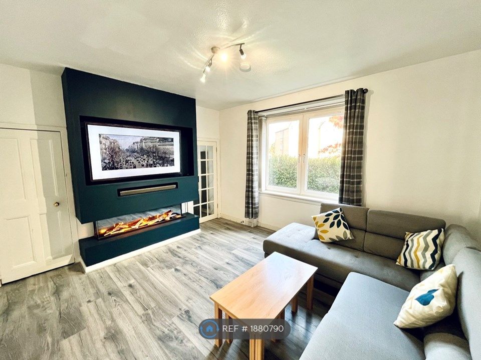 2 bed flat to rent in Northfield Broadway, Edinburgh EH8, £1,200 pcm Zoopla