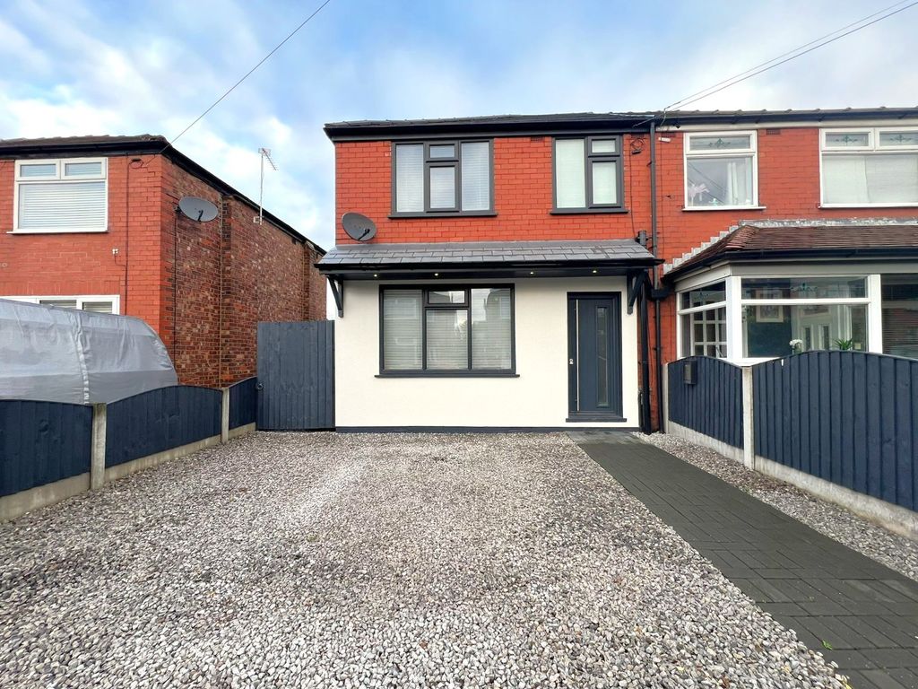 3 bed semidetached house for sale in Weymouth Road, Eccles M30, £