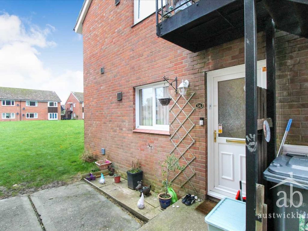 2 bed flat to rent in Thellusson Road, Rendlesham, Rendlesham IP12, £