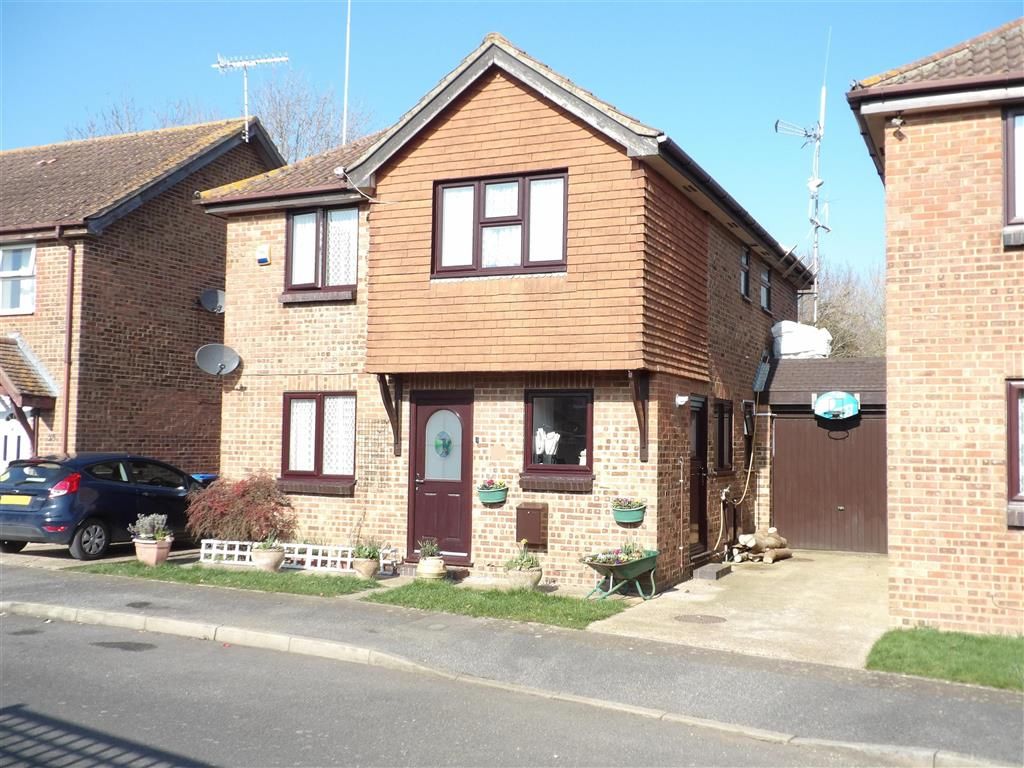 4 bed linkdetached house for sale in Harlech Close, Worthing, West