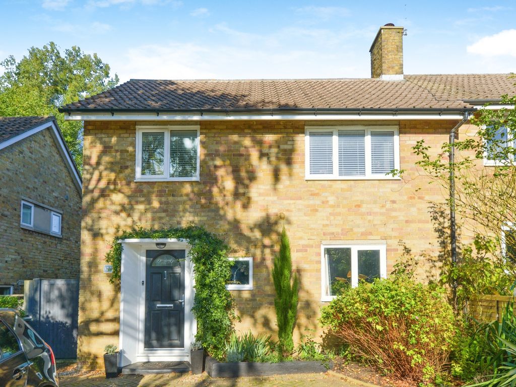 4 bed semidetached house for sale in Thistle Grove, Welwyn Garden City