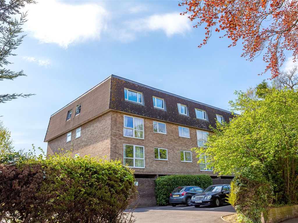 1 bed flat for sale in Addlestone Park, Addlestone, Surrey KT15 Zoopla