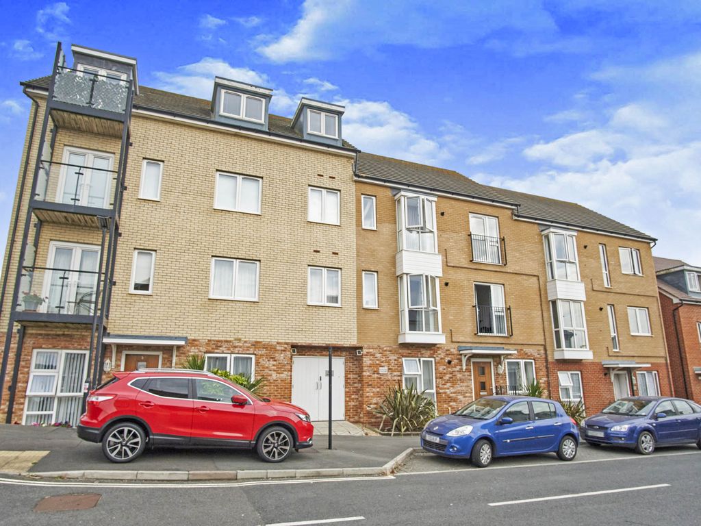 1 bed flat for sale in Harbour Court, 2 Old Road, East Cowes, Isle Of