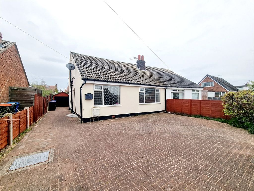 4 bed bungalow for sale in Cheviot Avenue, ThorntonCleveleys FY5, £