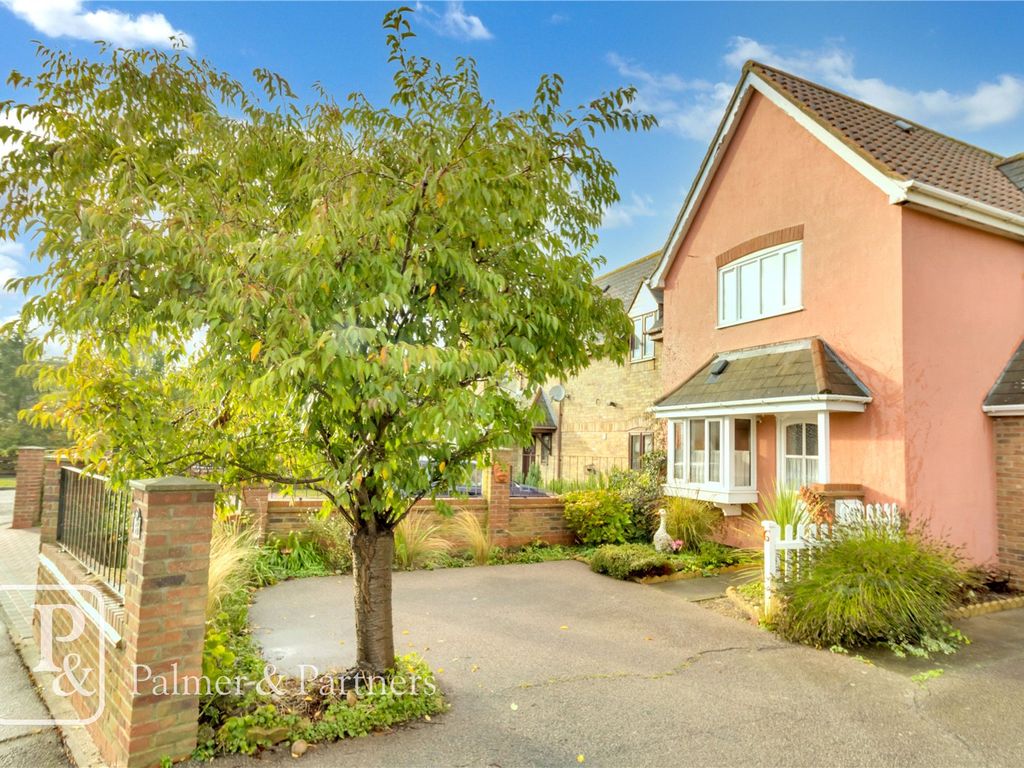 2 bed terraced house for sale in Victoria Gardens, Colchester, Essex CO4, £270,000 Zoopla