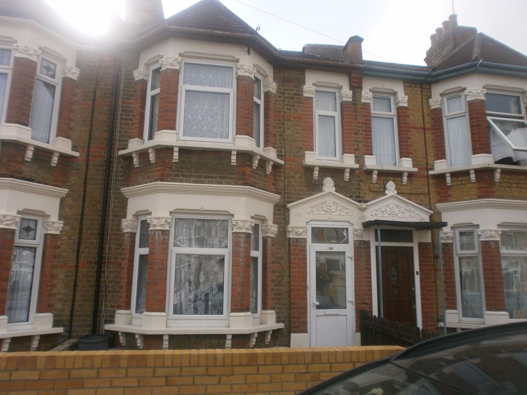 3 bed terraced house to rent in Henley Road, Ilford, Ilford IG1 Zoopla