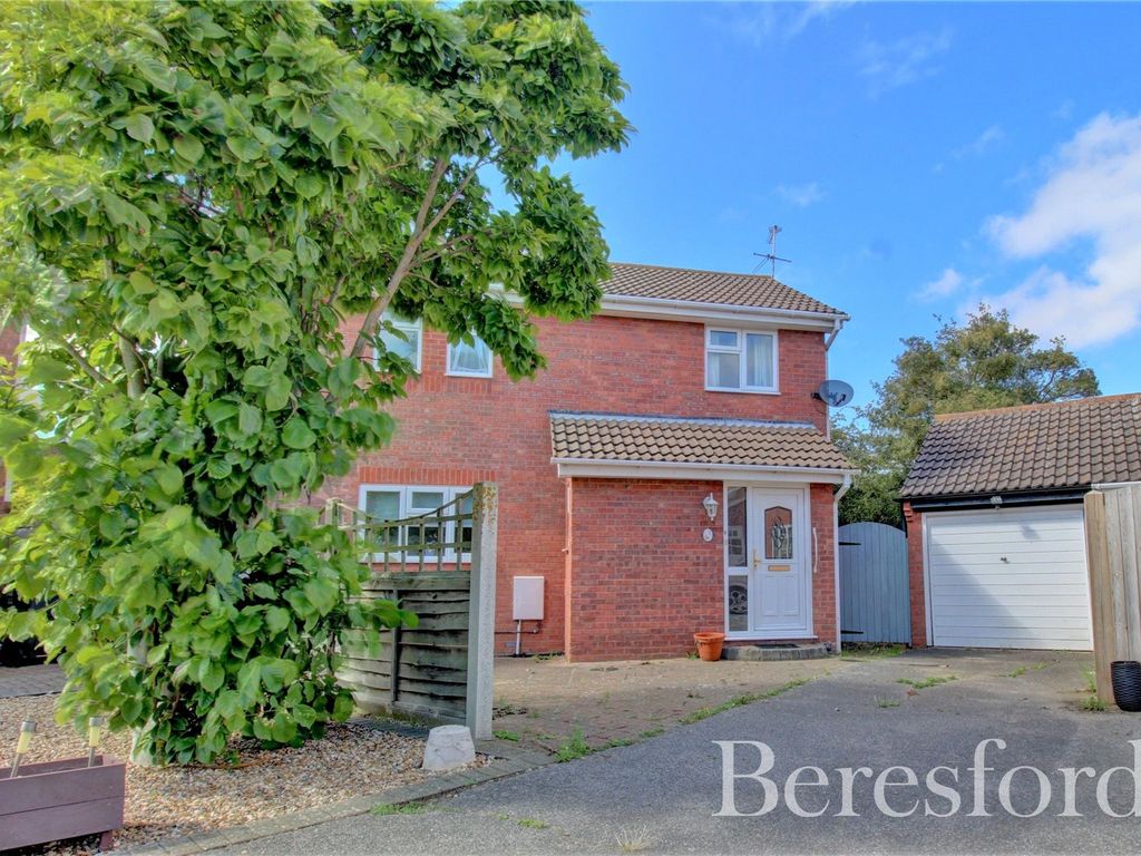 3 bed detached house for sale in Brockham Close, ClactonOnSea CO16, £315,000 Zoopla