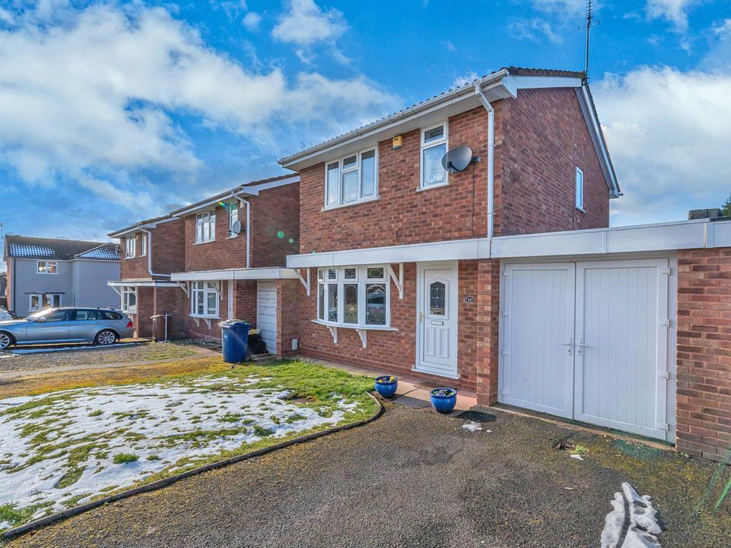 4 bed linkdetached house for sale in Ansty Drive, Heath Hayes, Cannock WS12 Zoopla