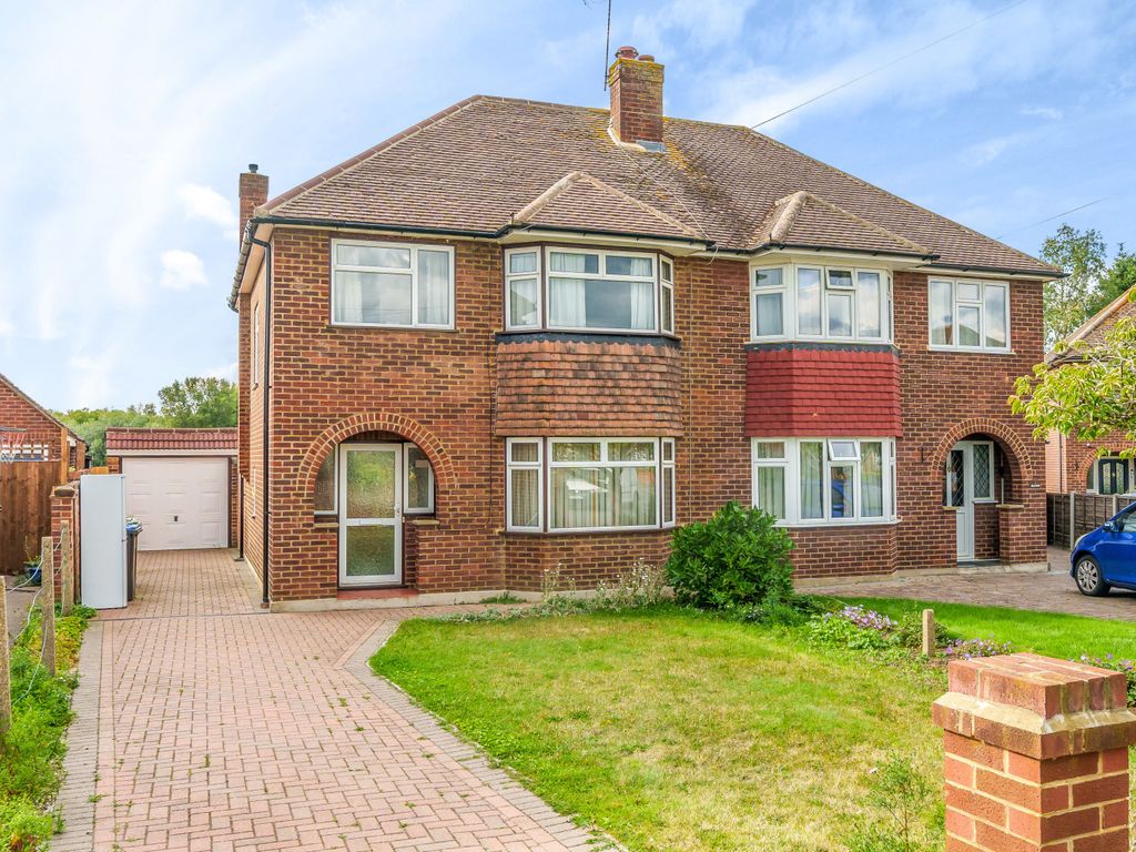 3 bed semidetached house for sale in Selbourne Avenue, New Haw KT15, £