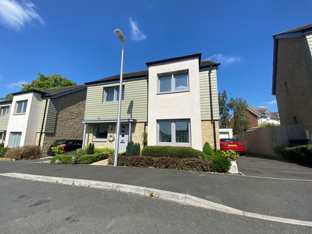 4 bed detached house for sale in Churchill Rise, Axminster EX13, £