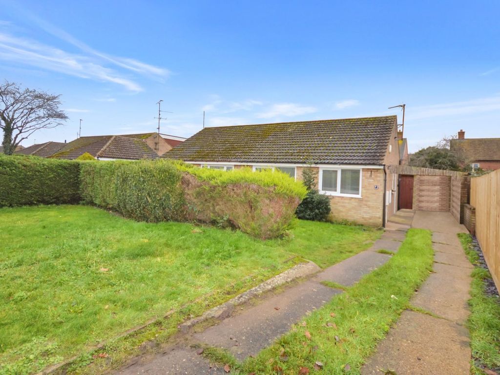 2 bed semidetached bungalow for sale in Thorpe Road, Earls Barton