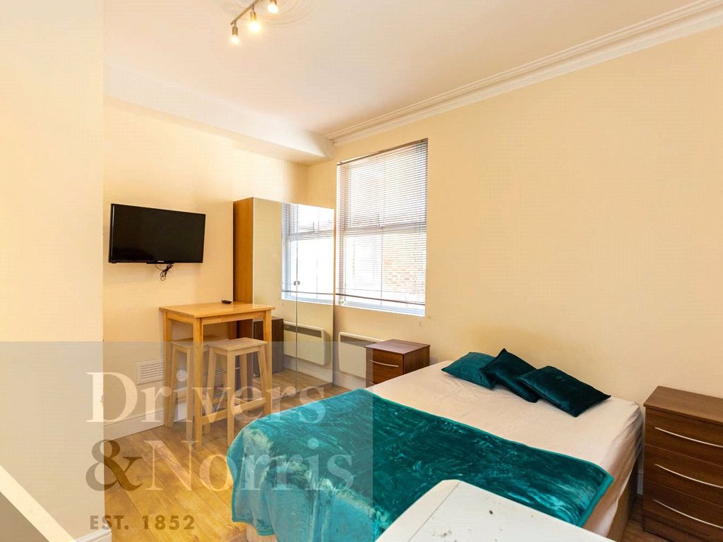 Studio to rent in Widdenham Road, Holloway, London N7, £1,175 pcm Zoopla