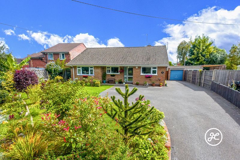 4 bed detached bungalow for sale in Old Road, North Petherton