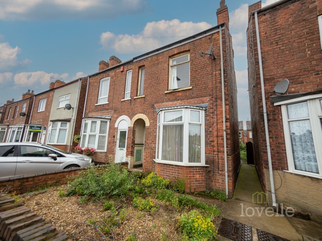 3 bed semidetached house for sale in Ropery Road, Gainsborough DN21, £