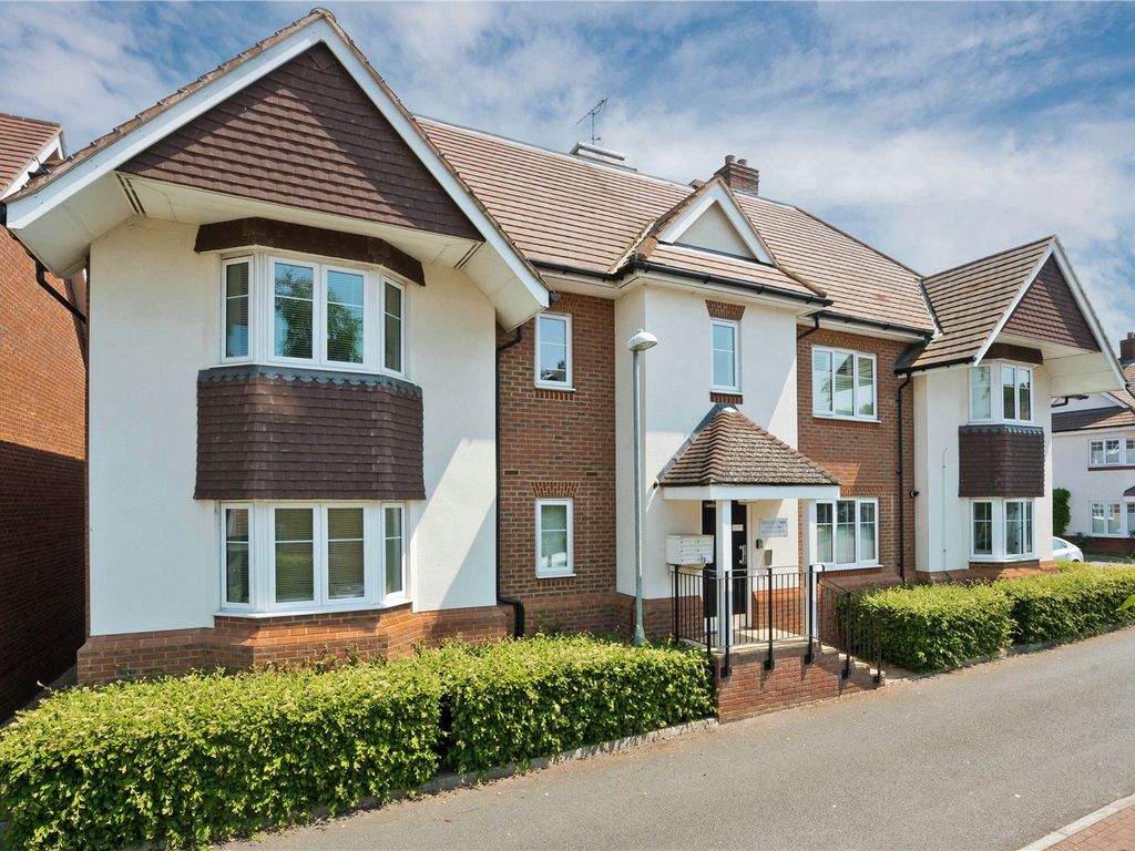 1 bed flat for sale in Poplar Road, Esher, Surrey KT10 Zoopla