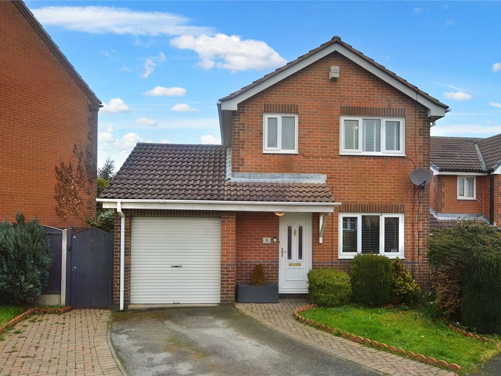 3 bed detached house for sale in Shelley Crescent, Oulton, Leeds, West